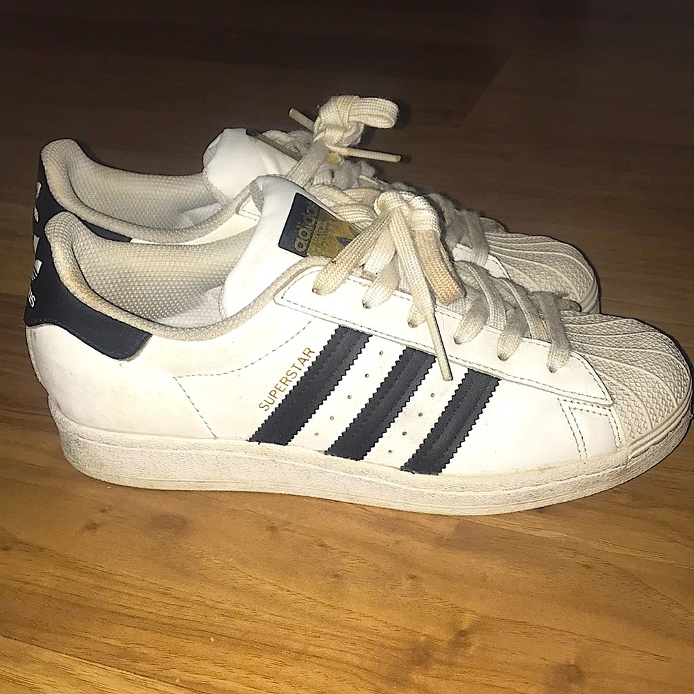 Adidas superstars size 7